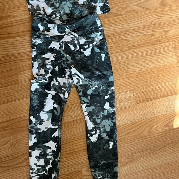 Avia Leggings and tank top. Size 7-8 - Picture 4 of 4
